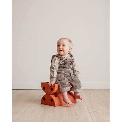 Modu Stool, Børneskammel, aktivitetsmøbel i skum - Burnt orange